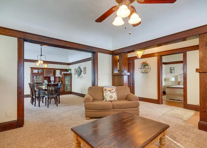 Beautiful Historic Home Near Bryce Canyon!